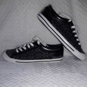 Women's Coach Francesca Sneaker